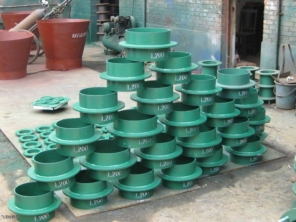 �ճ������г��õķ�ˮ�׹ܰ��b���E